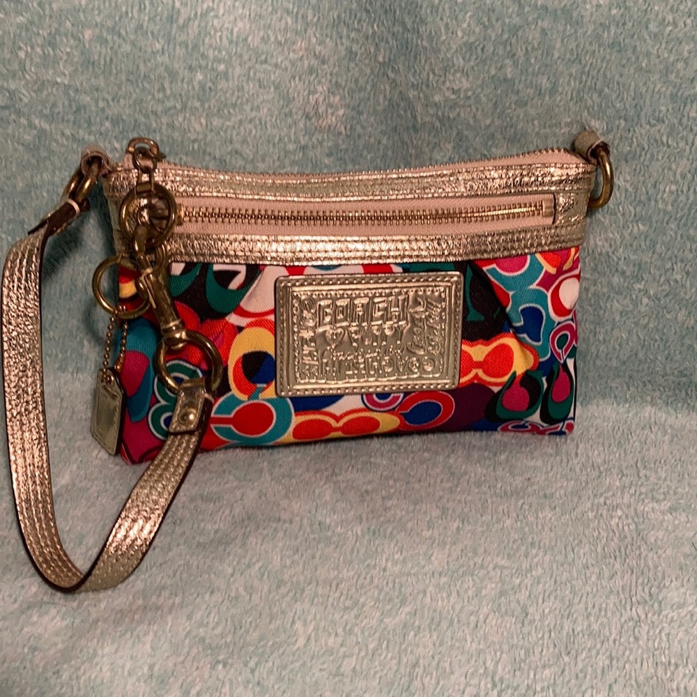 Coach Poppy Wristlet , GREAT USED CONDITION